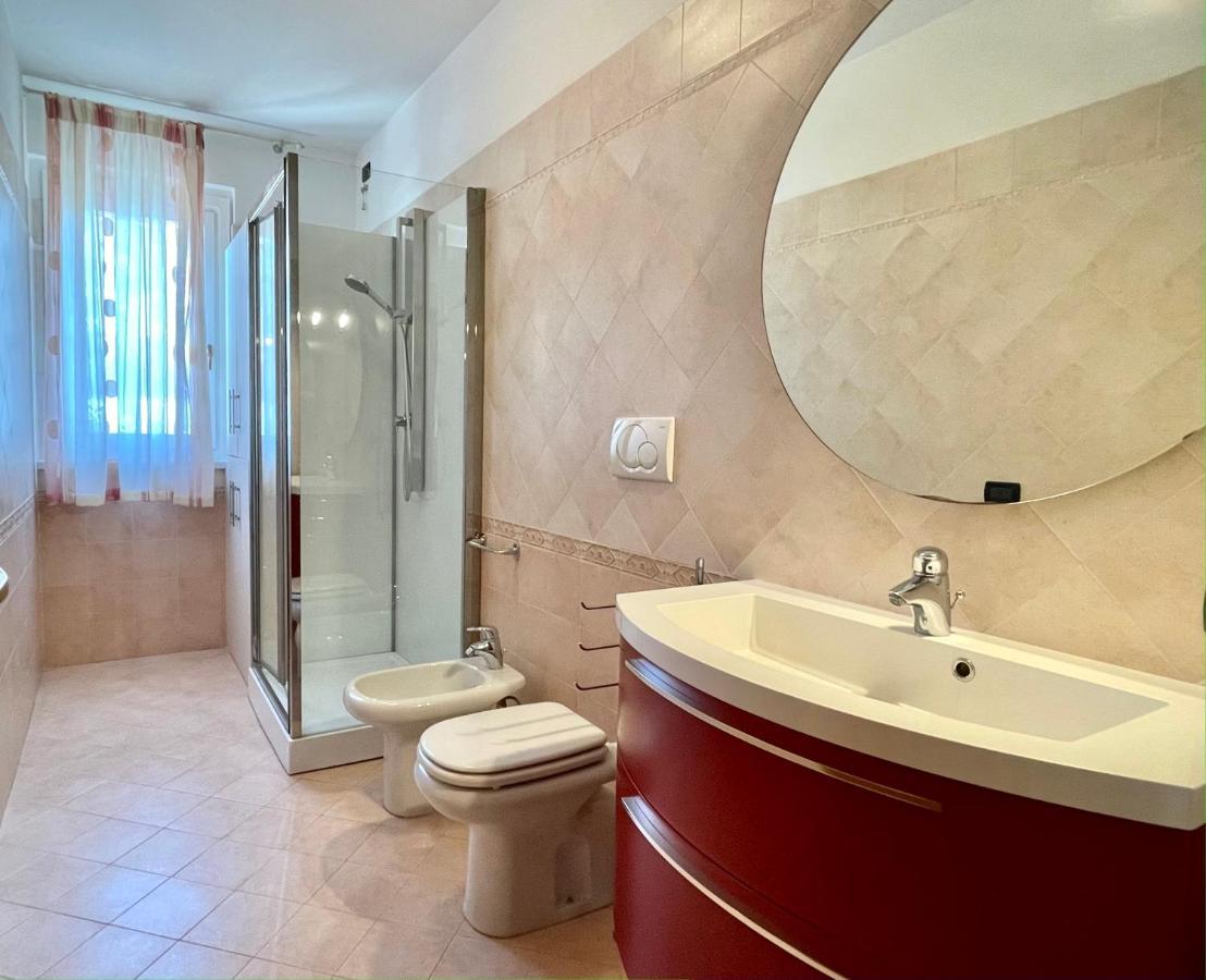 Sunset Boutique Apartment Marina di Massa Luaran gambar