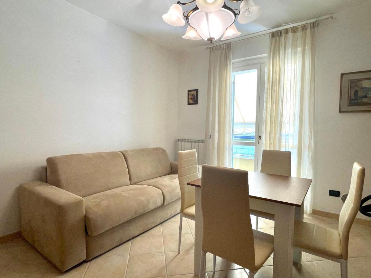 Sunset Boutique Apartment Marina di Massa Luaran gambar
